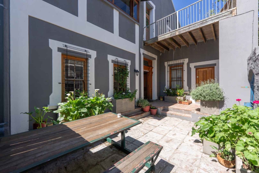 7 Bedroom Property for Sale in Oranjezicht Western Cape